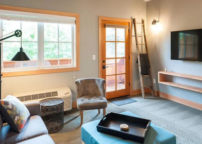 The Suites On Main